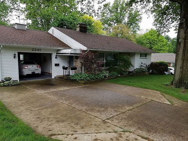 Preview of property located at 2241 Robinhood Dr