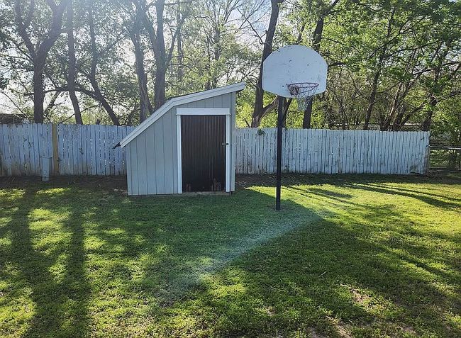 Image of 6110 N Wheeling Ave