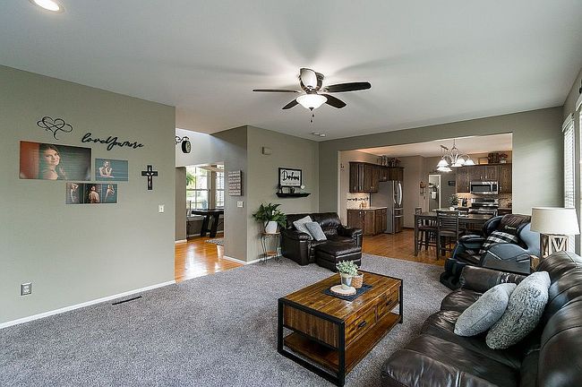 Photo of 2610 Wolf Run, Hiawatha, IA