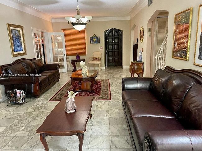 Additional photo 1 of property located at 1727 Sw 11th Ter