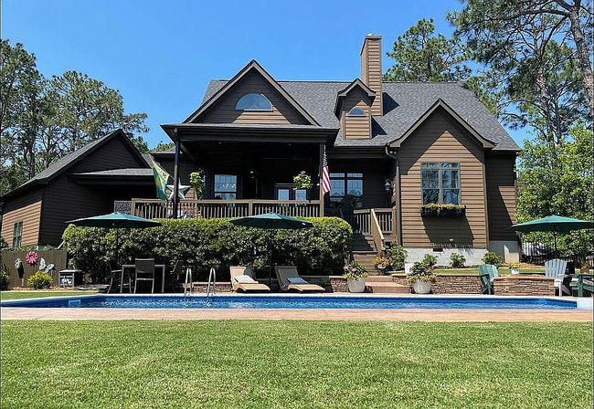 545 Central Dr, Southern Pines, NC