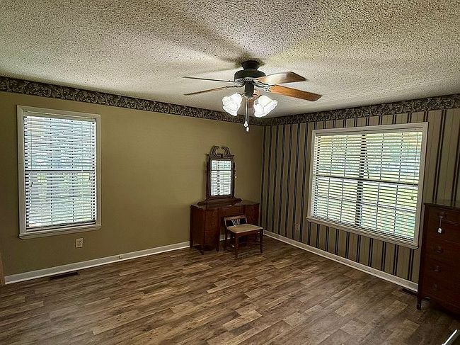 Image of 127 Landers Dr