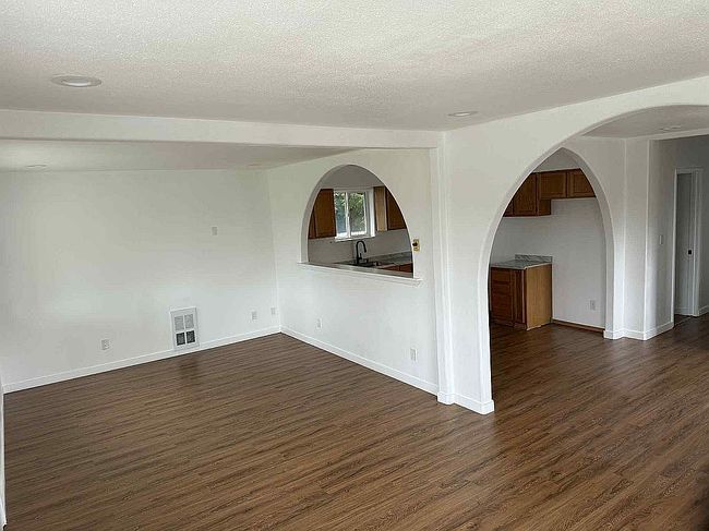 Photo of 716 E 1st Ave, Toppenish, WA