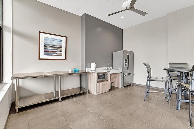 Additional photo 3 of property located at 4466 W Pine Blvd Apt 7F