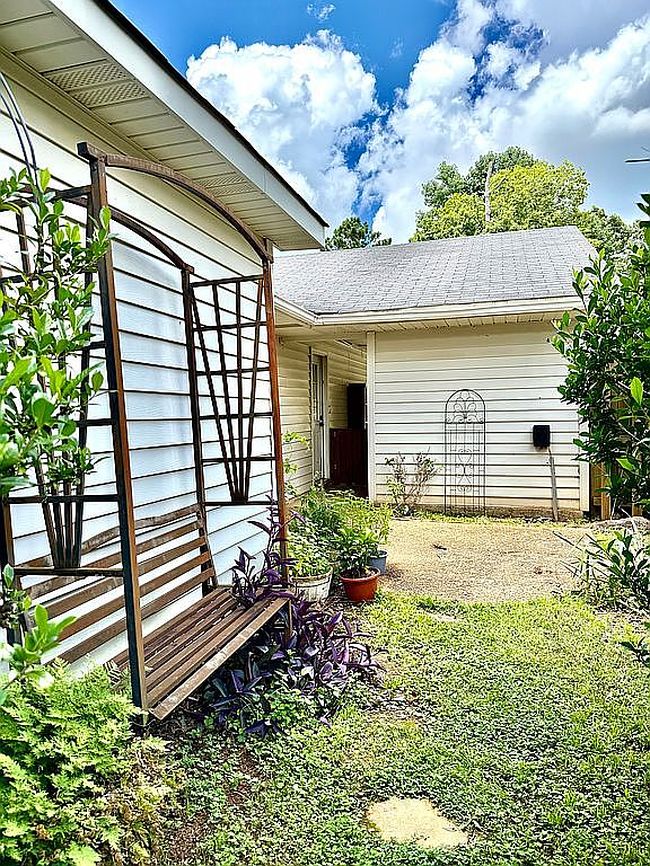 Photo of 826 Cheyenne Ave, Auburn, AL