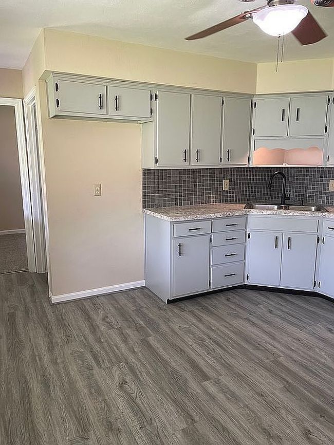 Image of 319 Country Club Dr