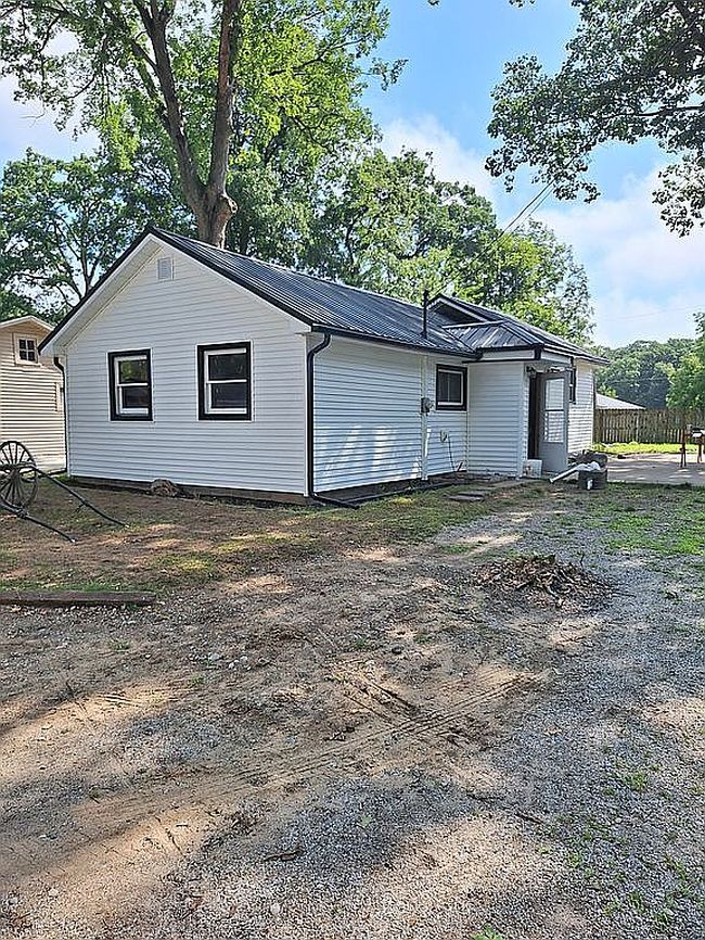 Photo of 735 Bright Water Dr