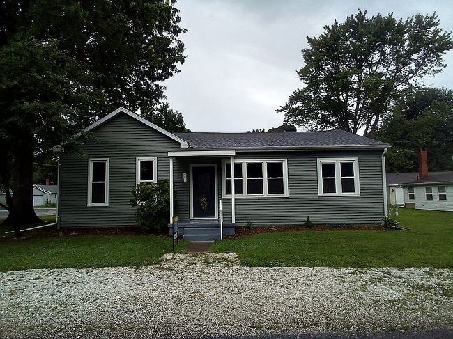 Photo of 604 W Jefferson St, Petersburg, IL