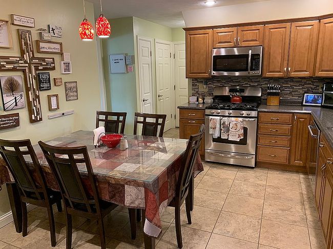 Additional photo 2 of property located at 1021 E Madison St