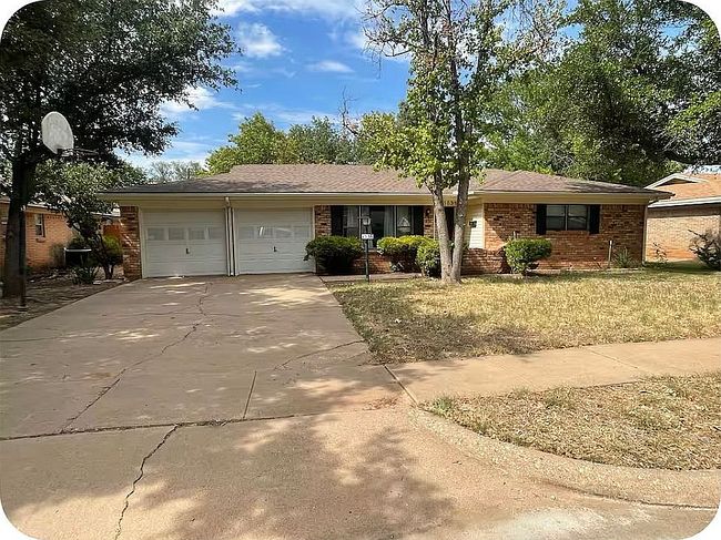 Photo of 1536 Primrose Dr, Wichita Falls, TX