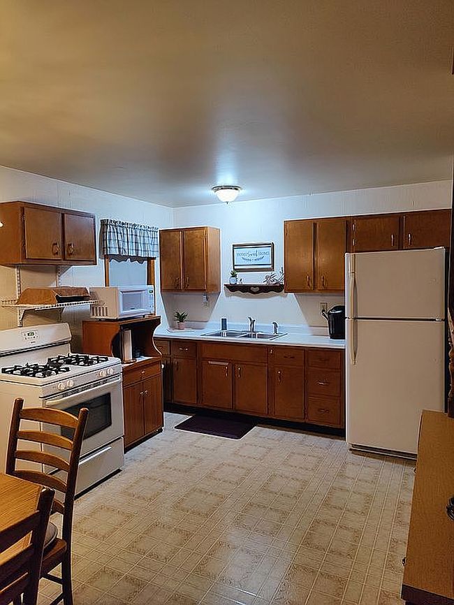 Photo of 745-1 Governor Rd, Valparaiso, IN