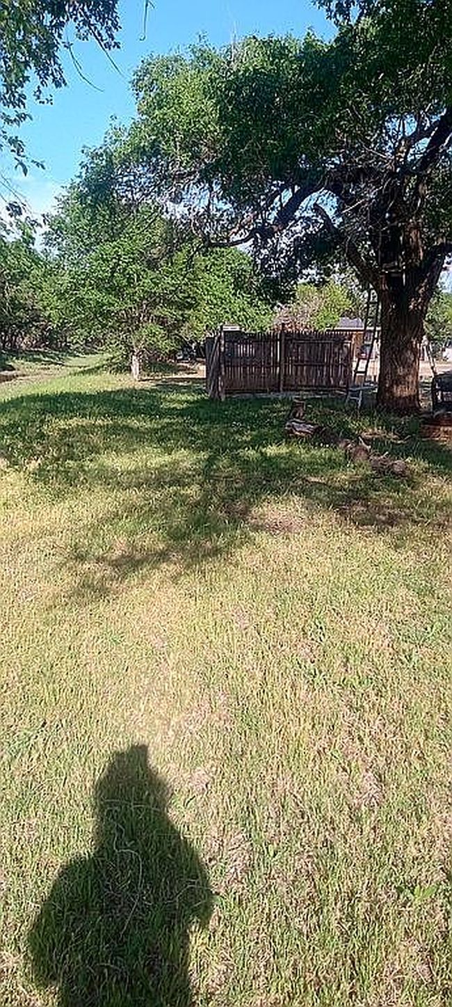 Photo of 815 S 3rd St, Slaton, TX