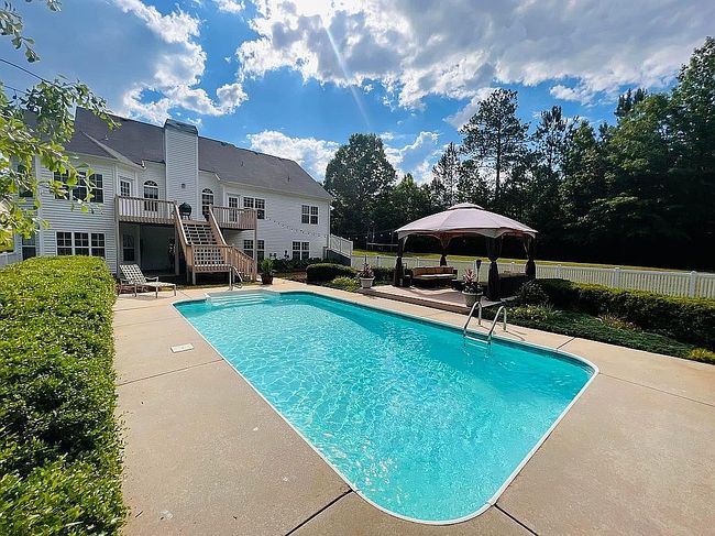 Image of 637 Whitfield Walk
