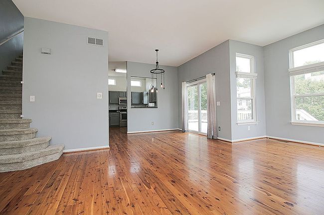 Photo of 1300 Pondview Ln, Oxford, MI