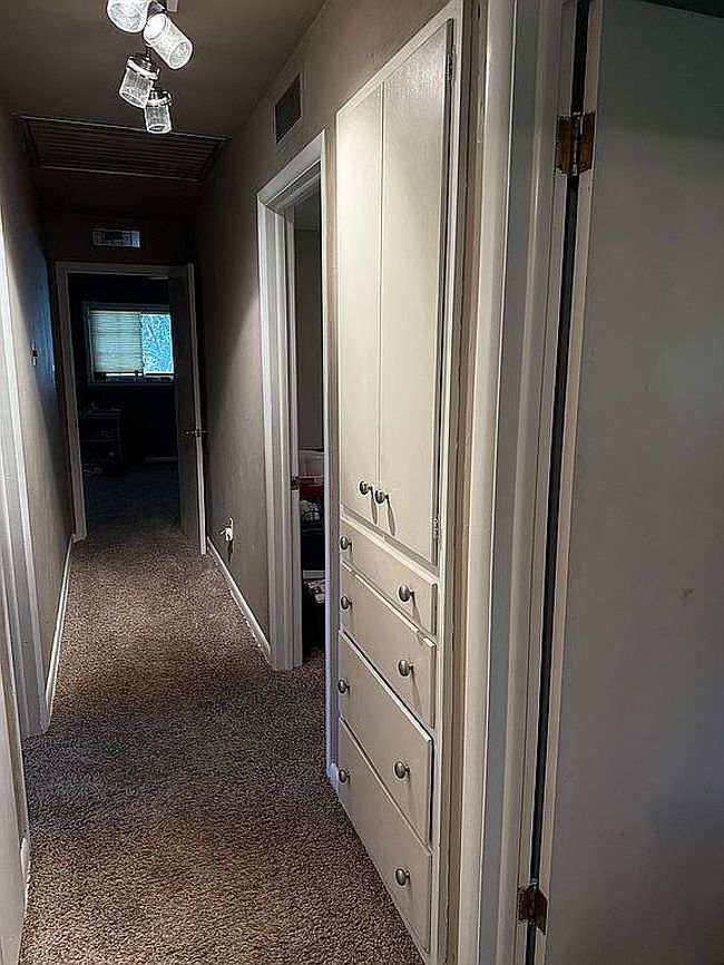 Additional photo 2 of property located at 703 W Hillcrest Ave