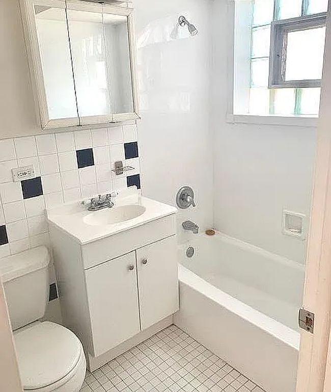Photo of 7335 W Fullerton Ave Apt 1Sw, Elmwood Park, IL