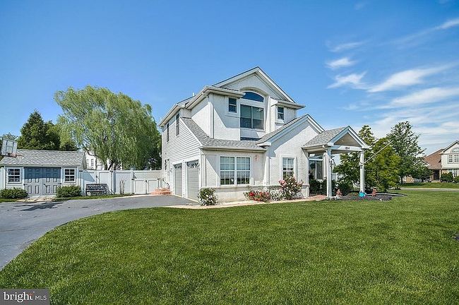 Photo of 1844 Heritage Dr, Jamison, PA