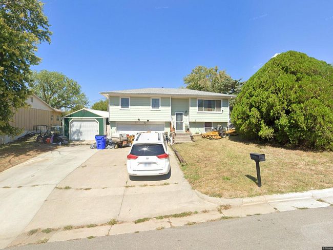 Photo of 1900 Davis Dr, Junction City, KS