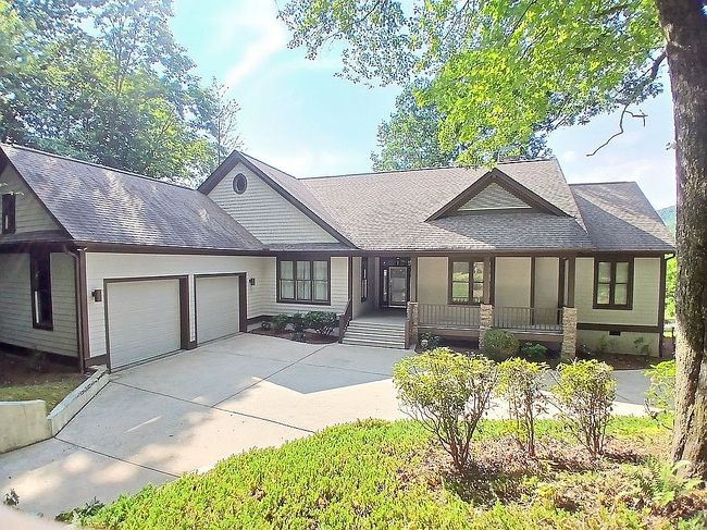 Photo of 1 Northstar Ln, Landrum, SC