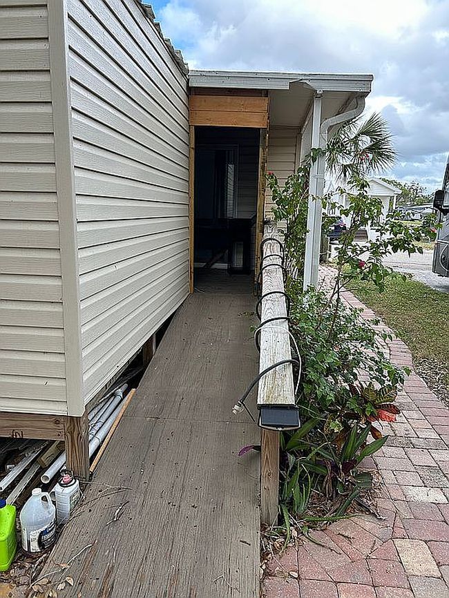 Image of 800 Kay Rd Ne #1235