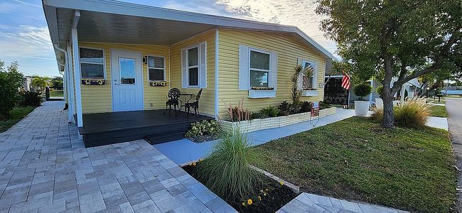 Image of 2802 Palm Lake Dr