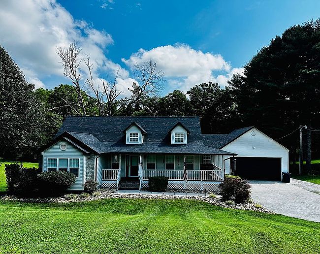 Photo of 121 Stones Ln, Jacksboro, TN