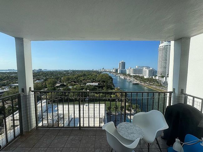 Image of 4101 Pine Tree Dr Apt 1512