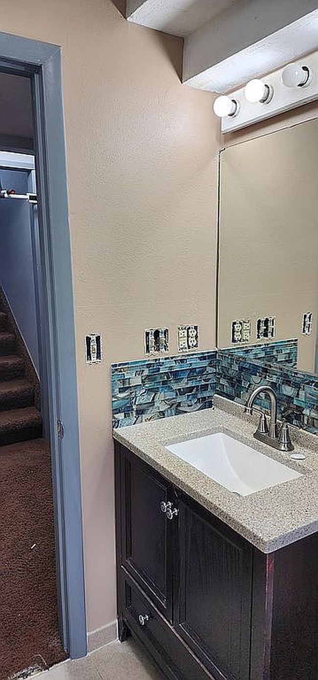 Additional photo 1 of property located at 29 E 200 N