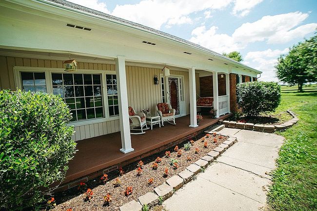 Image of 1424 Adams Ln