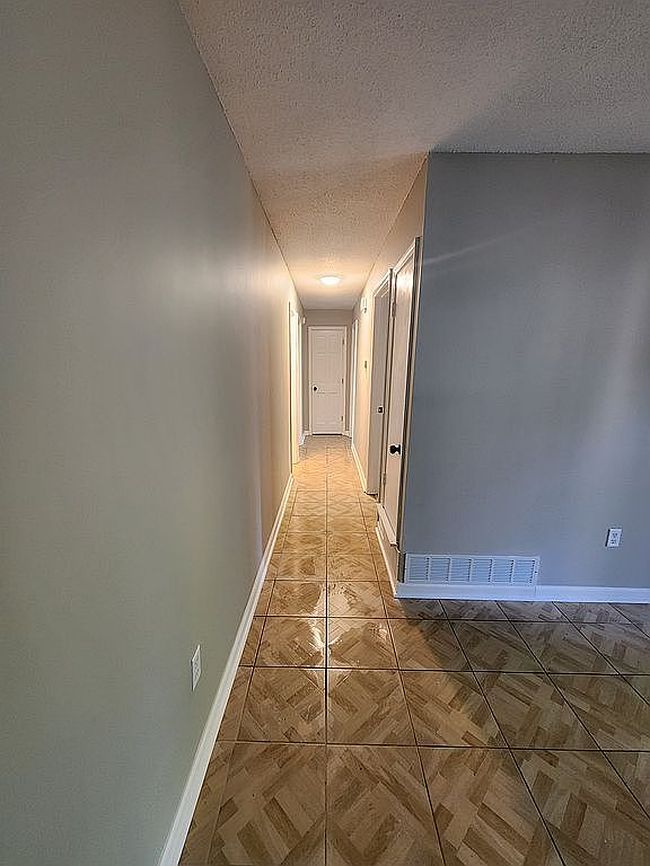 Preview of property located at 5205 Gray Dr