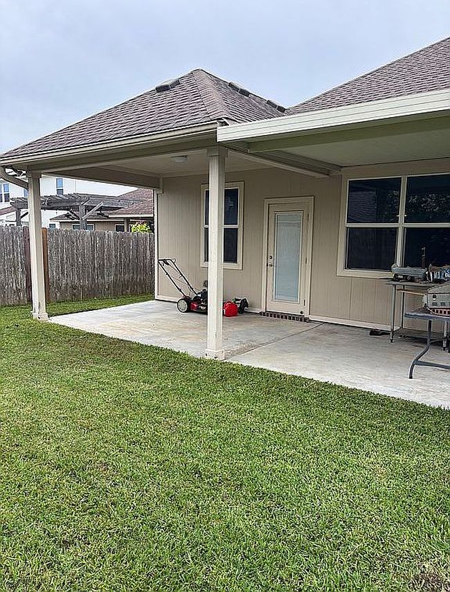 Photo of 109 Flint Rock Ct, Victoria, TX