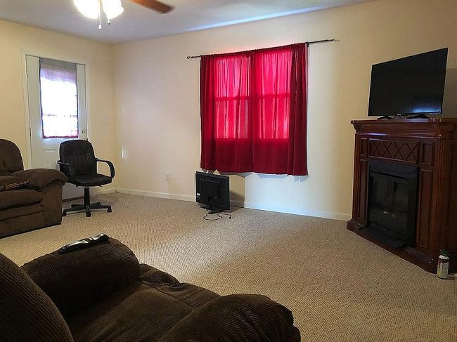 Photo of 327 Greenwood Dr, Williamstown, WV