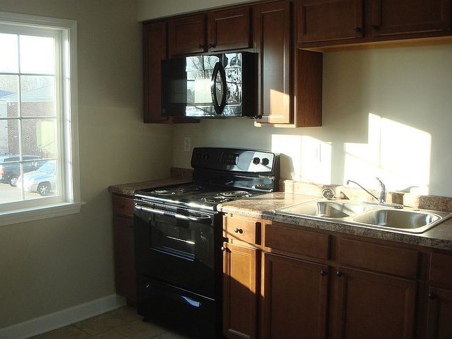 Photo of 306 Wilshire Dr, Sandwich, IL