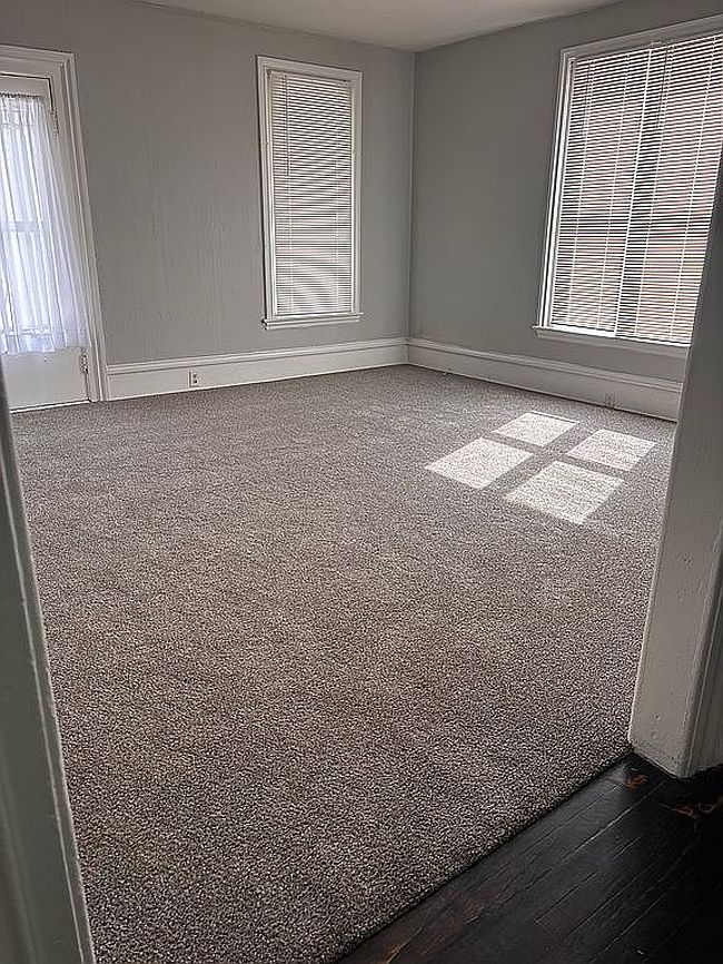 Image of 203 N Shiawassee St
