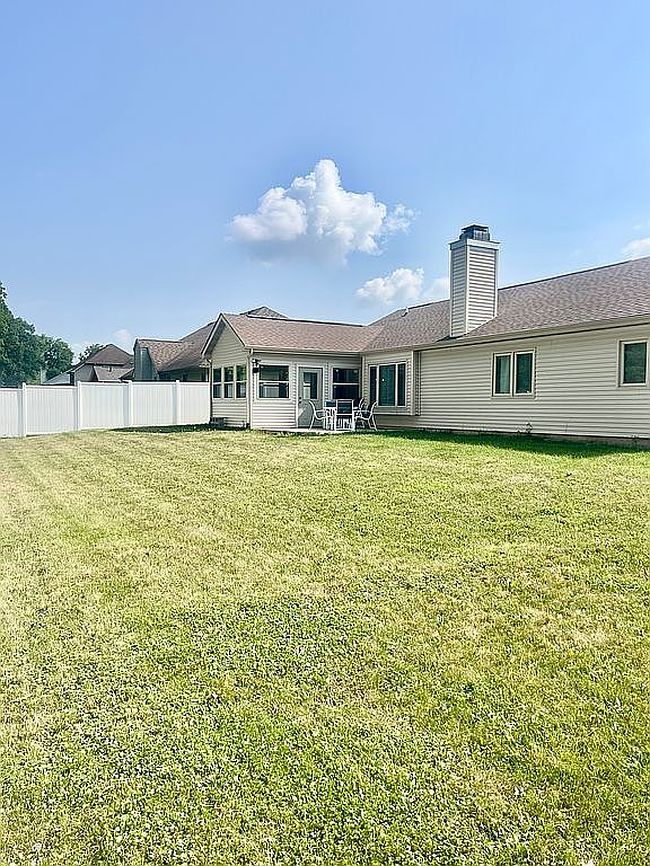 Photo of 2205 Laforge Ln, Auburn, IN