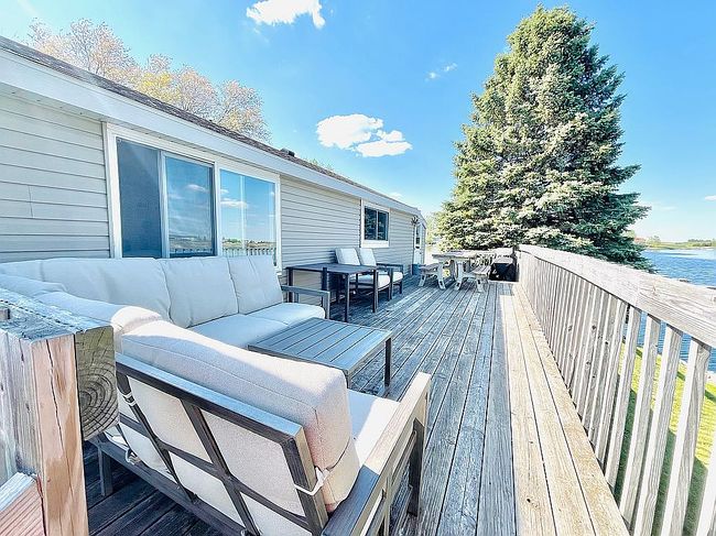 Image of 100 Shoreline Dr S
