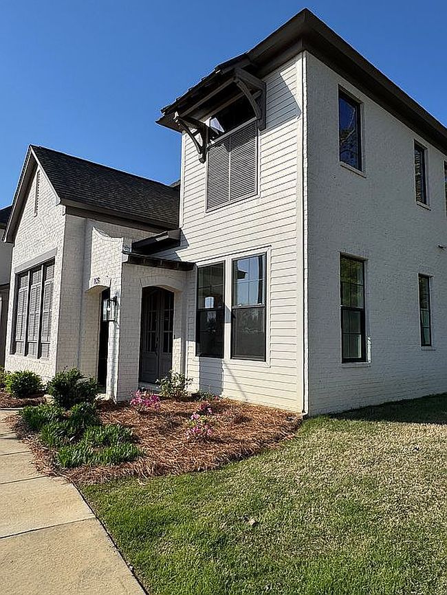 Image of 105 Farm View Dr #109