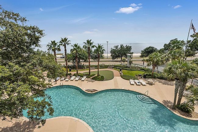 Photo of 2230 Beach Dr Apt 304, Gulfport, MS