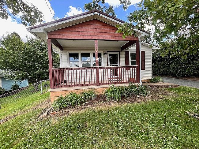 Photo of 615 Marietta St, Asheville, NC