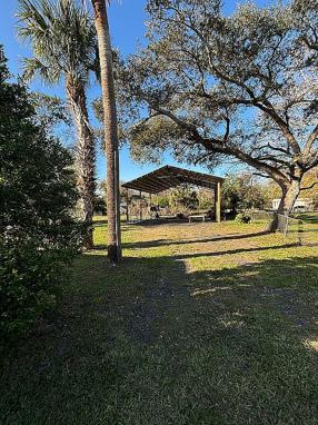 Image of 1859 Nw 3rd Ln