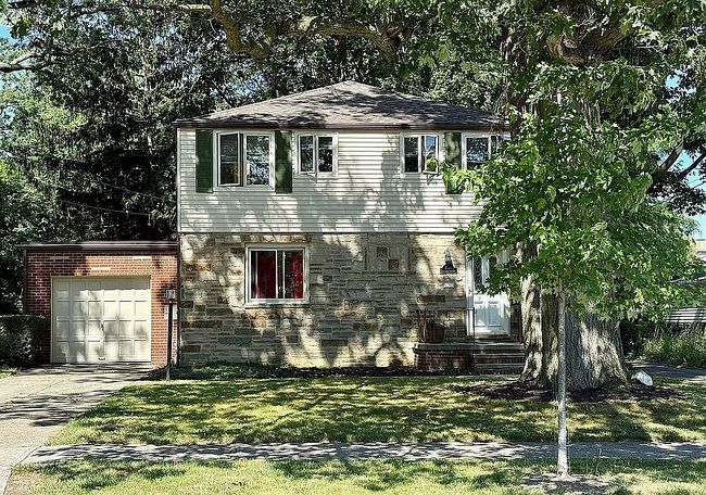 Photo of 1744 Lakeview Ave, Rocky River, OH
