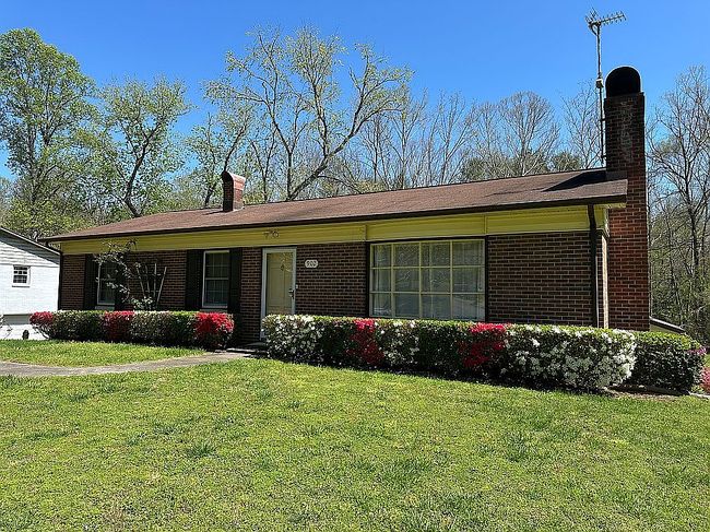 Photo of 902 Meadowood Dr Ne, Lenoir, NC