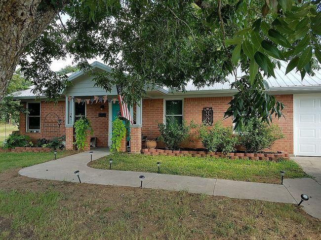 Image of 2401 Country Meadows Ln