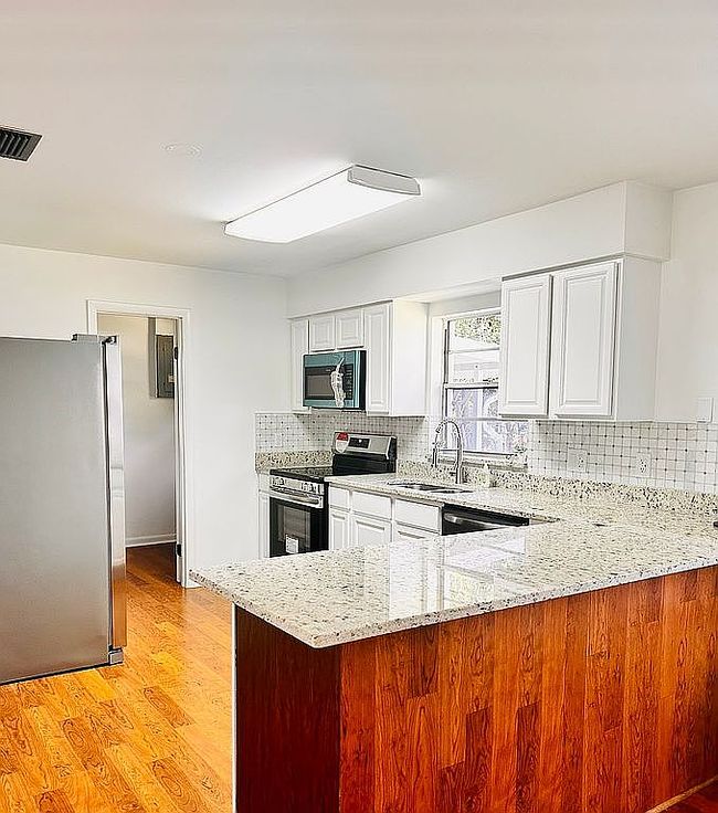 Photo of 1516 Ne 17th Ct, Ocala, FL
