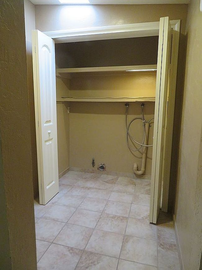 Additional photo 2 of property located at 318 W Santa Maria St