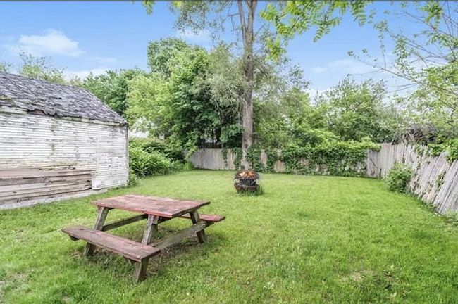 Image of 104 Ravinia St