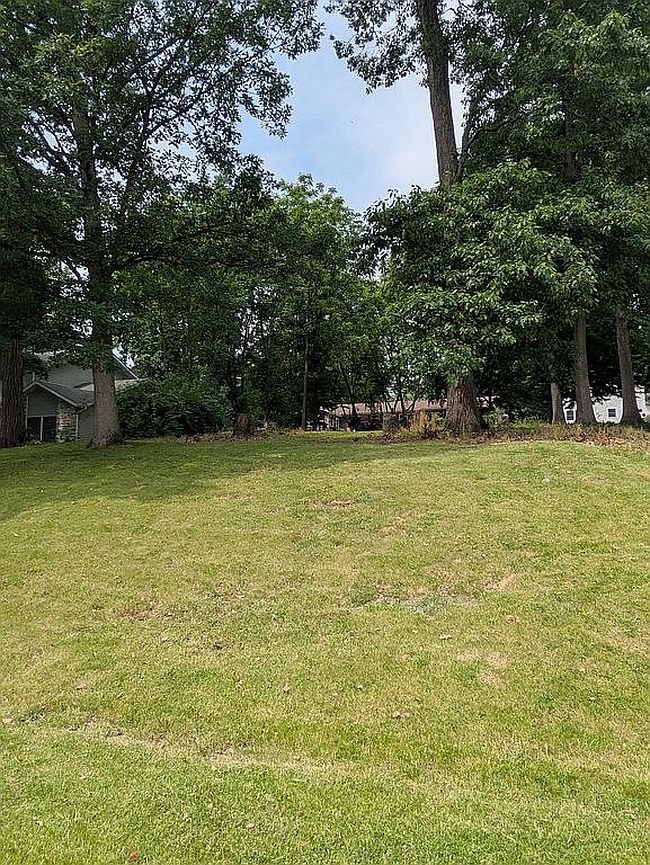Photo of 3580 W Lakeshore Dr, Crown Point, IN
