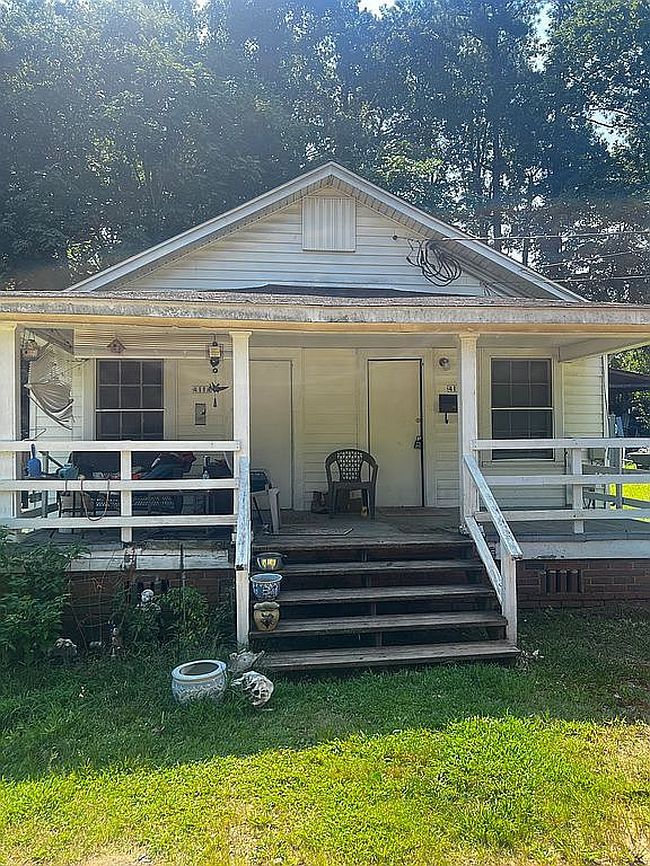 Photo of 409-411 Birch St, Sanford, NC