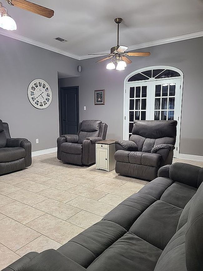 Image of 212 Louis Dr