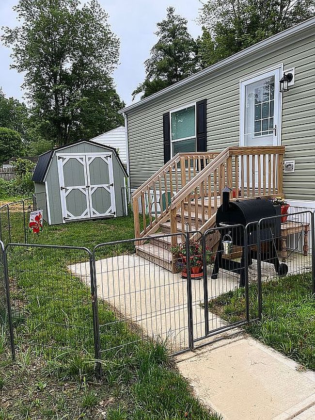 Photo of 87 Park Ave, Loveland, OH